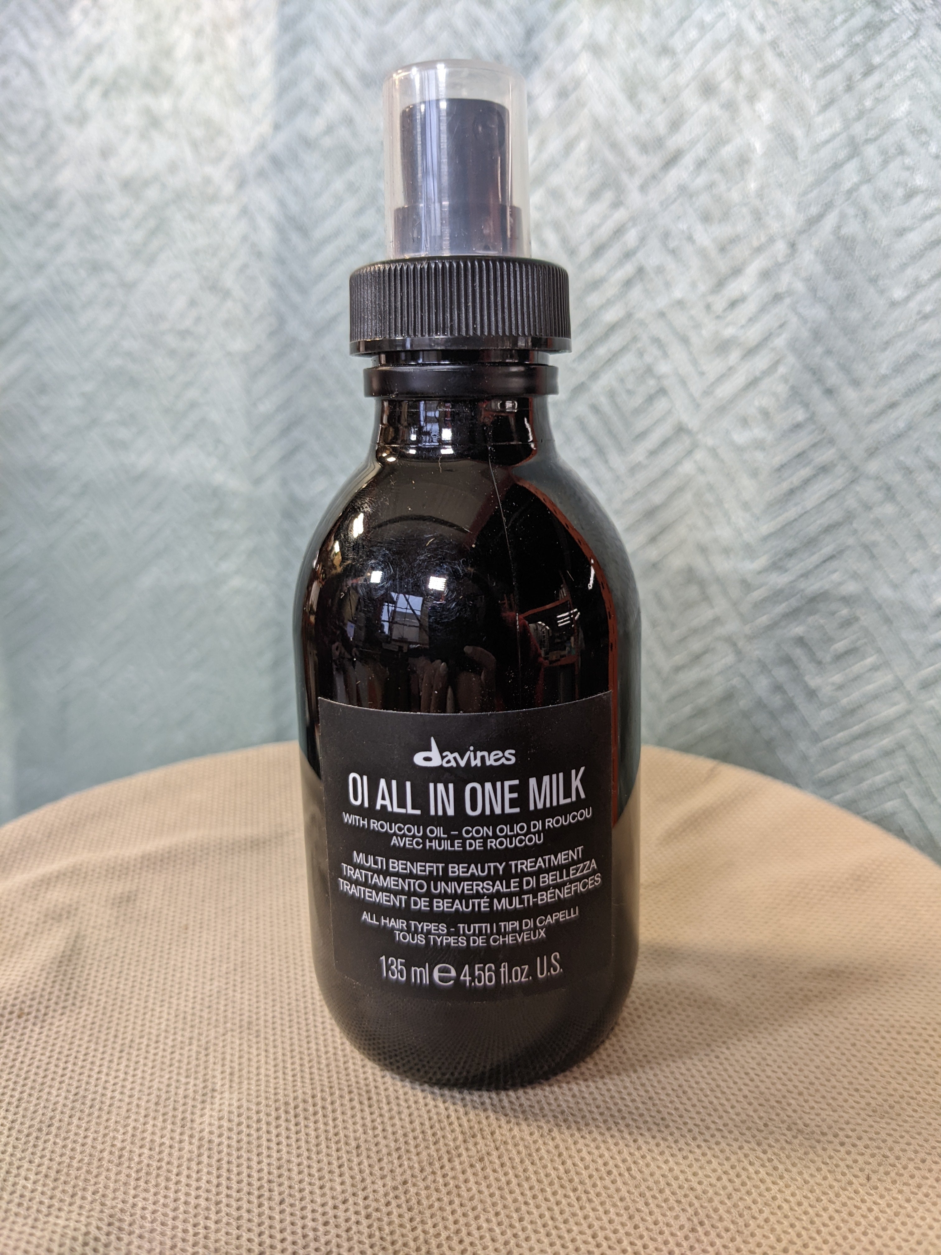 Davines OI All in One Milk | Hair Milk Spray | Powerful Hair Detangler + Heat Protection | Smoothes Frizzy Hair | 4.56 Fl Oz (7496027013358)